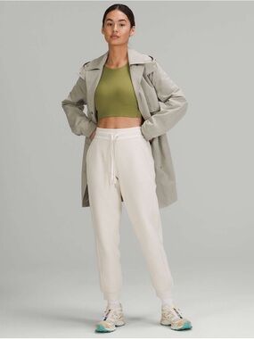 Lululemon Cream Scuba Joggers High Rise ) 7/8 Length Size 6 in White Opal